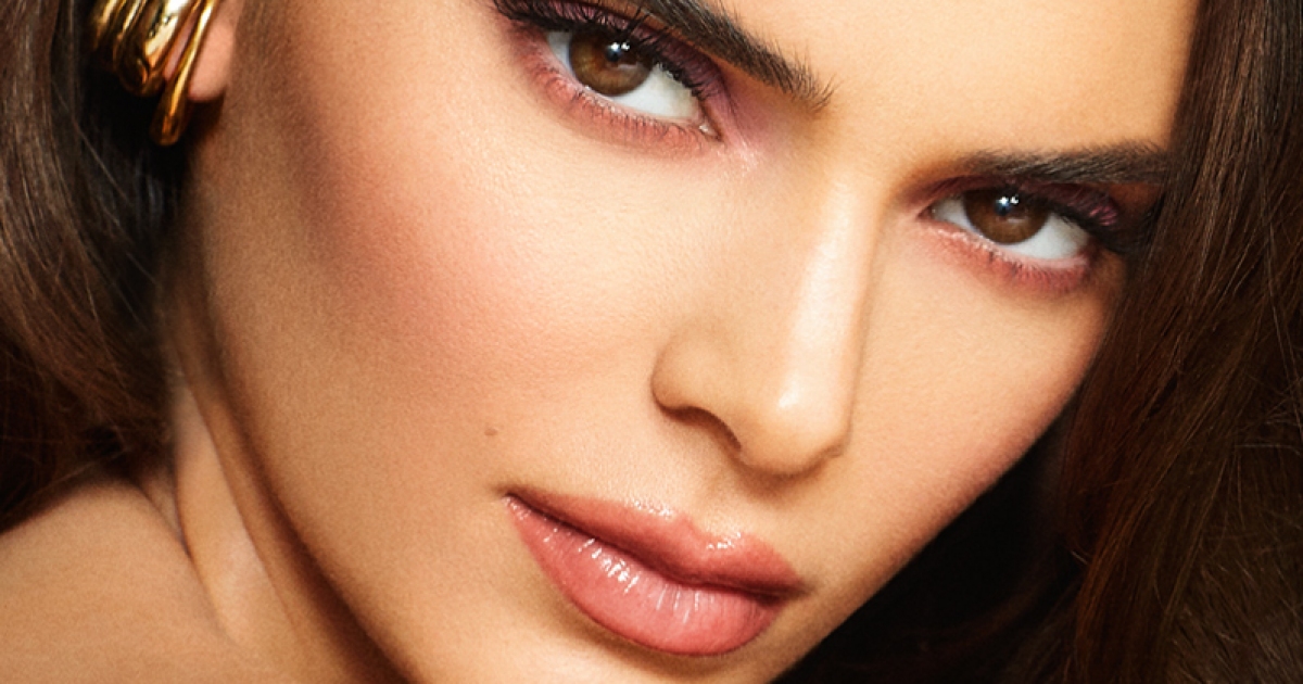 Kendall- Kylie Cosmetics